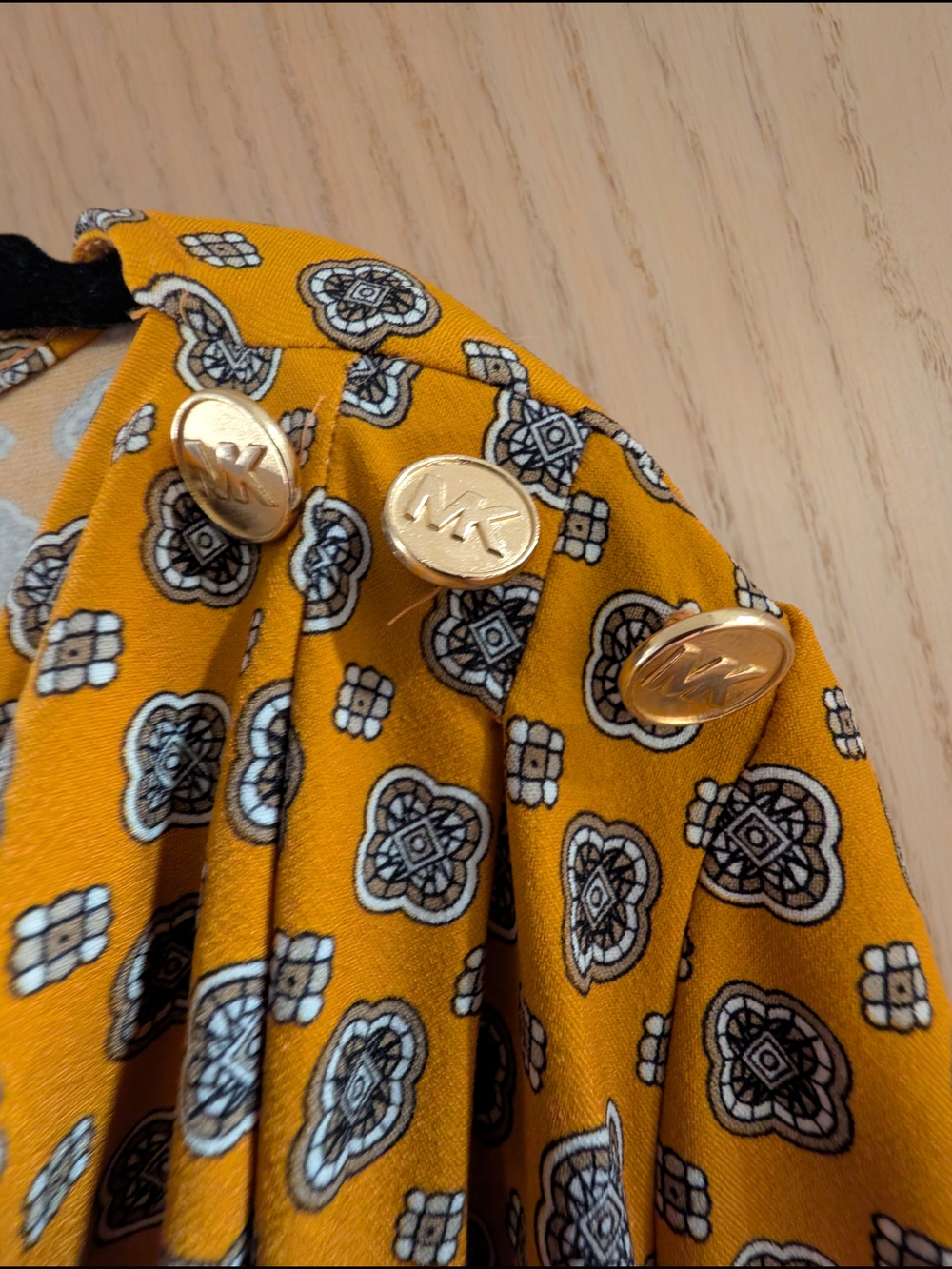 NWT Michael Kors Cowl Neck Geometric Print Top - Gold - Picture 6 of 7